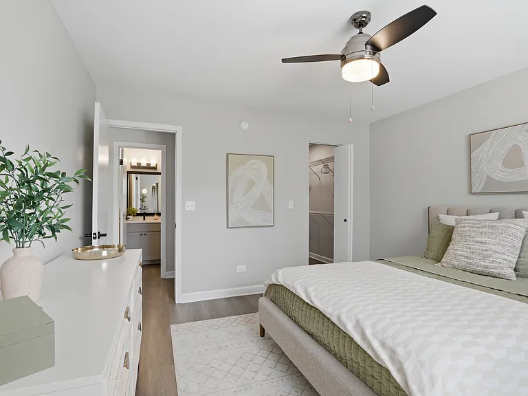 Deer Valley Apartments — Photo 21