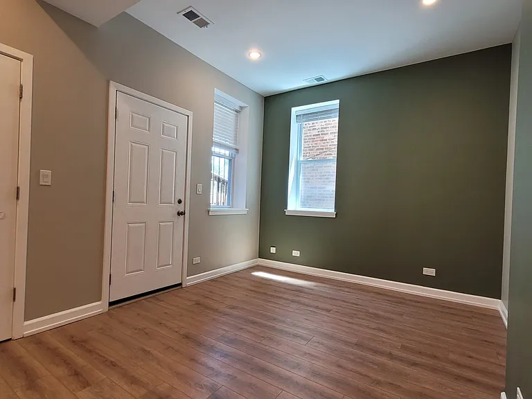 4739 N Albany Ave #1 — Photo 12