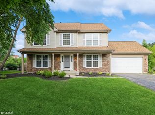 1880 Peach Tree Ln, Algonquin, IL 60102