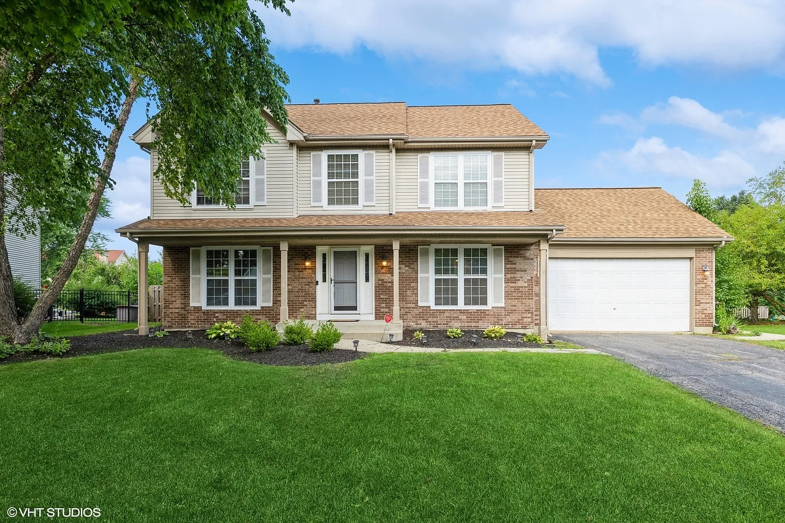 1880 Peach Tree Ln photo 1