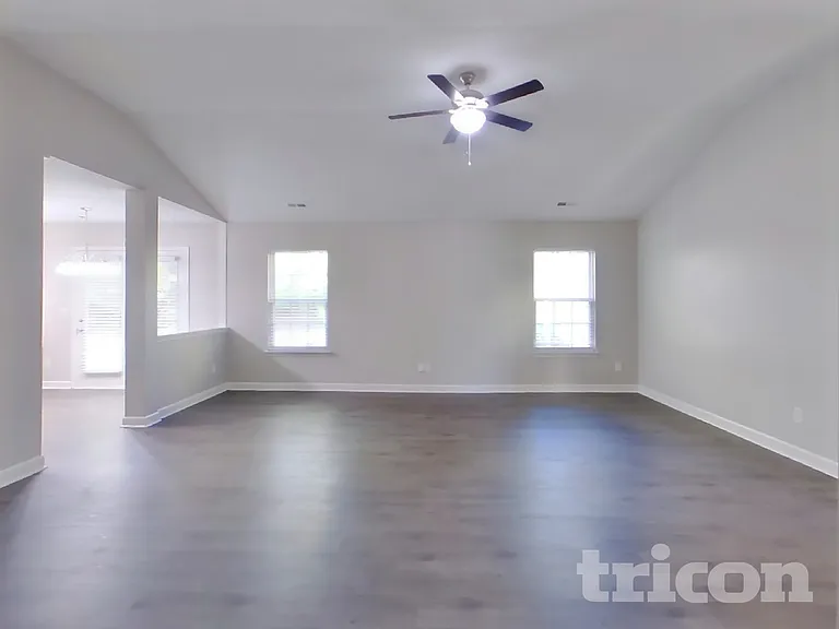 1032 Crowders Woods Dr — Photo 2