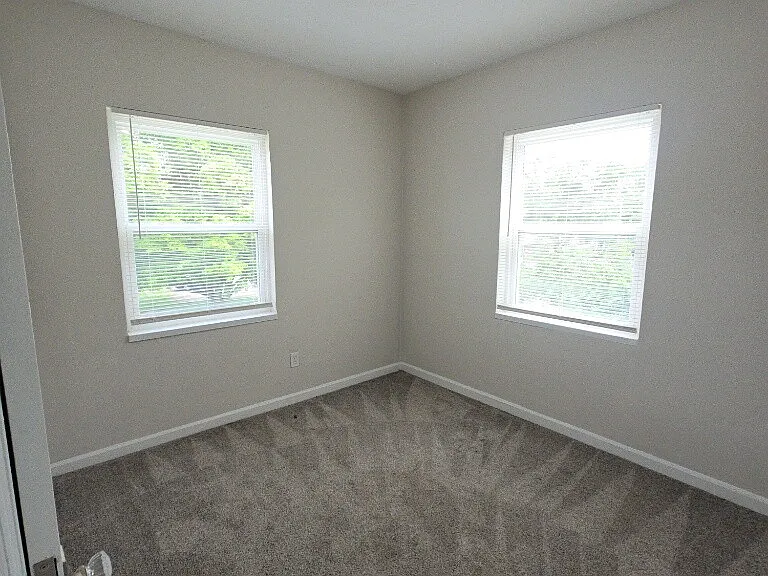 570 Hadley Ave #3 — Photo 11