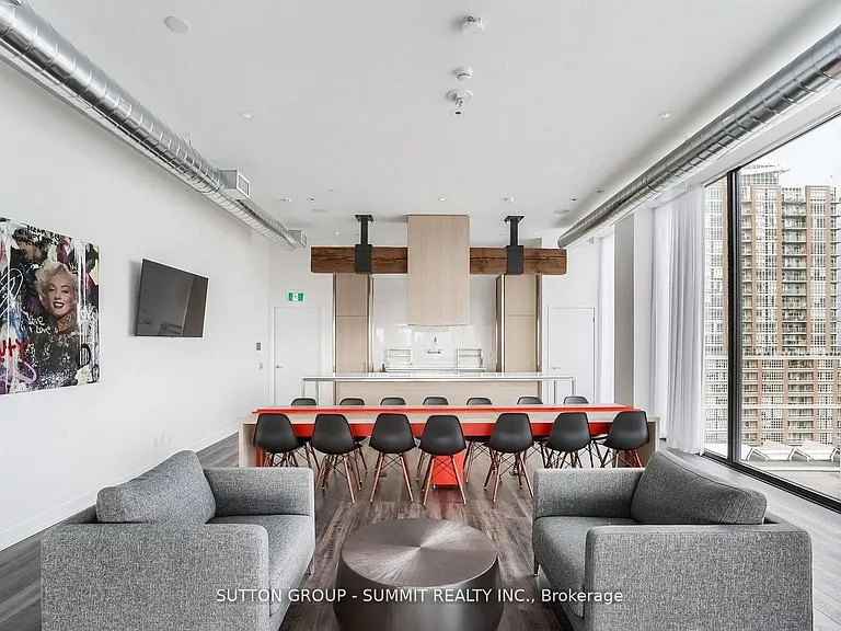 135 E Liberty St N #1507 — Photo 29