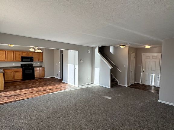 4th image of 2418 Woodfield Blvd