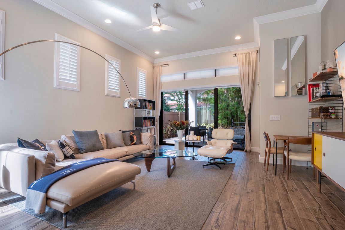 next background image