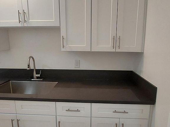 3rd image of 1067 N Saint Andrews Pl APT 5