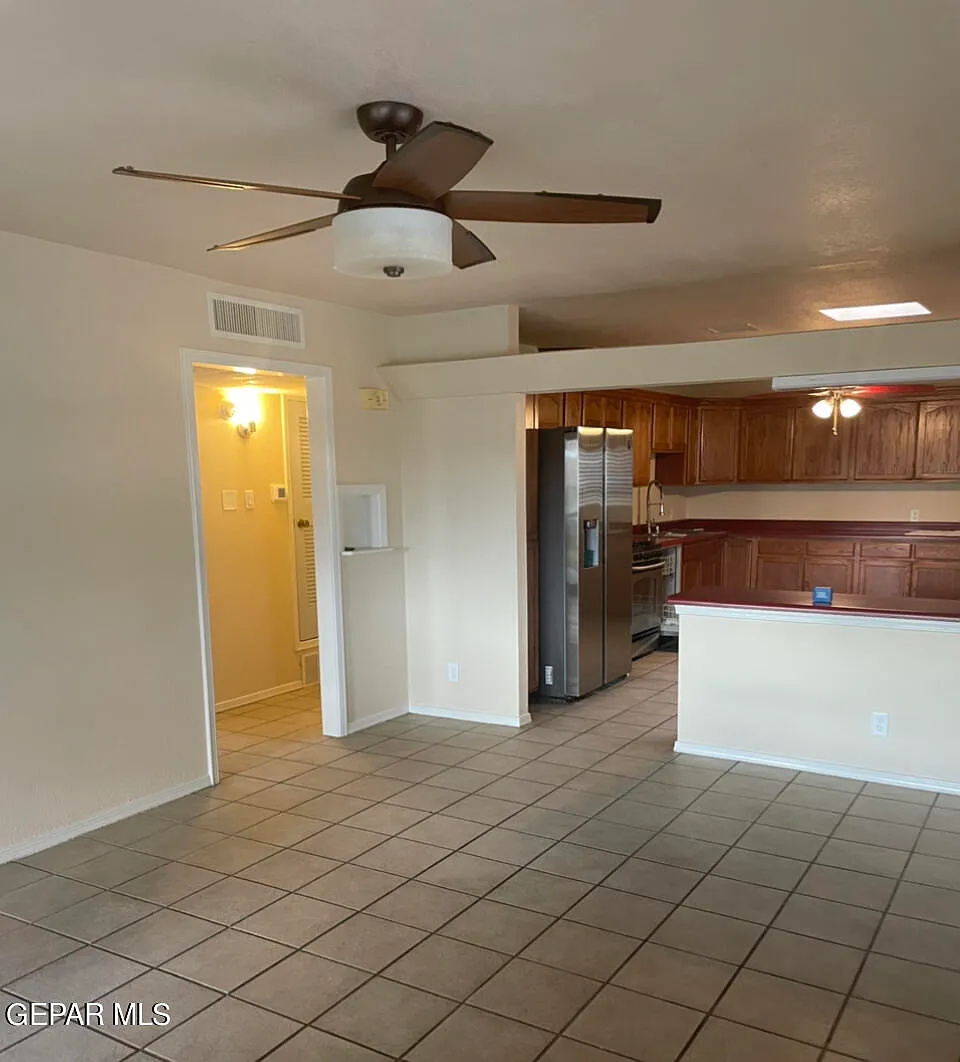 3 bed, 2.0 bath, 1352 sqft, $1,650 — Photo 3