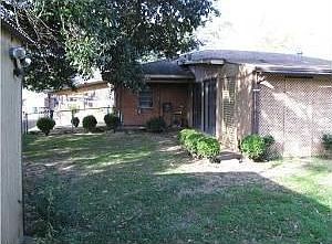 3rd image of 8553 Meadow Parkway Dr
