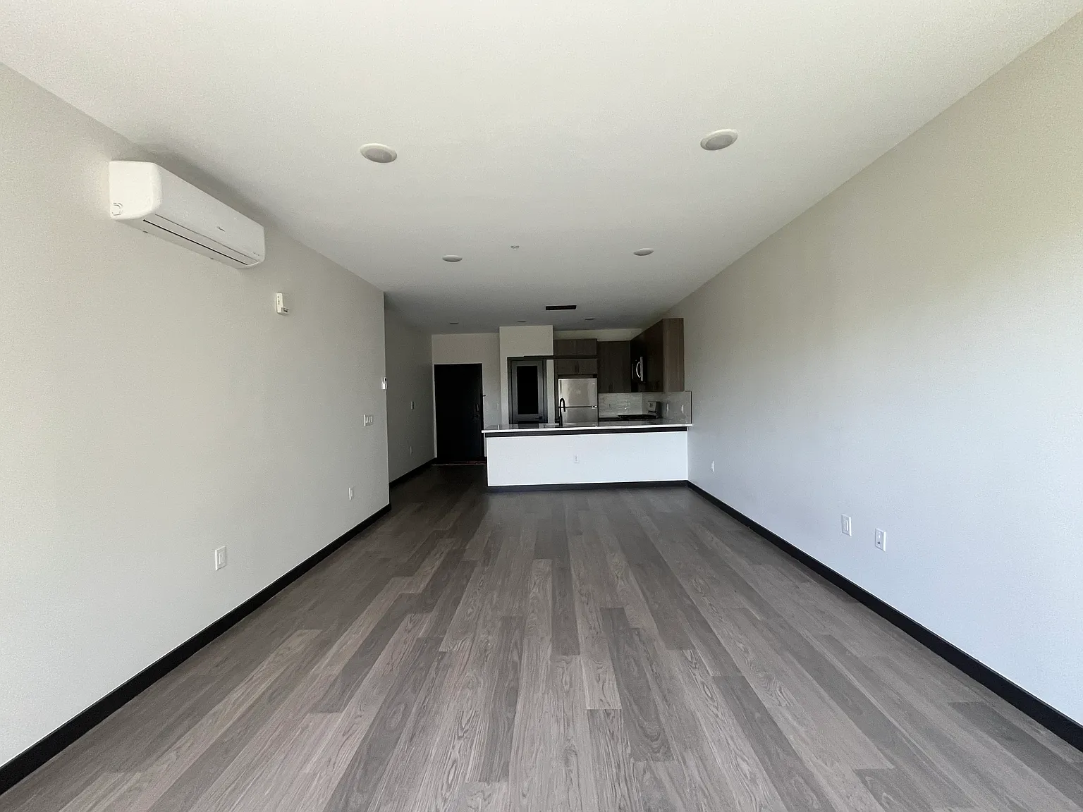 2 bed, 1190 sqft, $3,300 — Photo 4