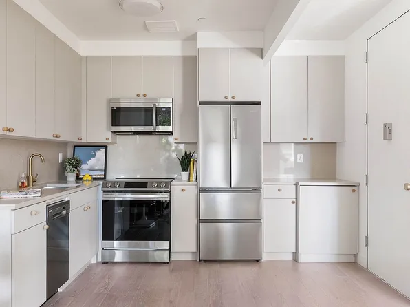 109 Troutman St #1A, Brooklyn, NY 11206