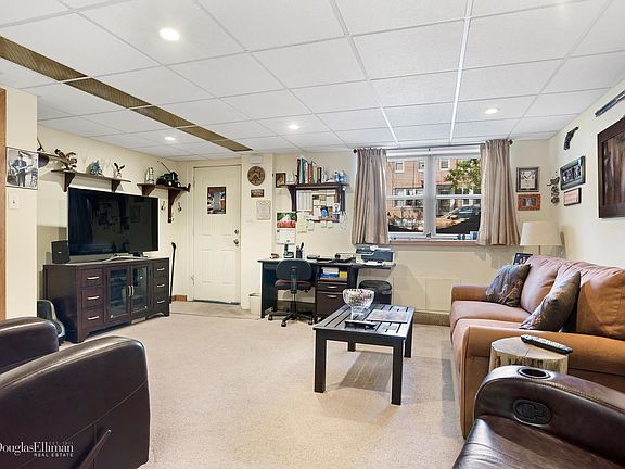 5th image of 2064 E 34th St