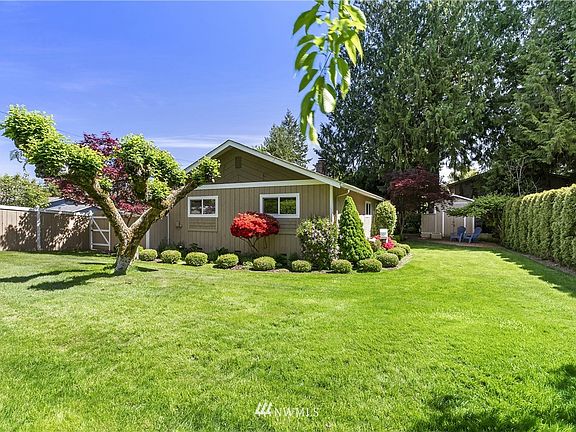 3rd image of 1322 Shorewood Drive