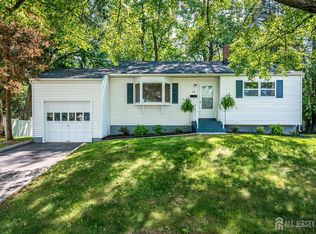 23 Nancy Cir, Edison, NJ 08817