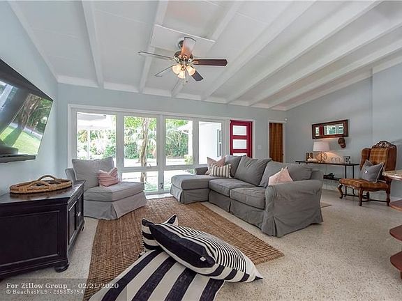 3rd image of 1364 SE 14th St