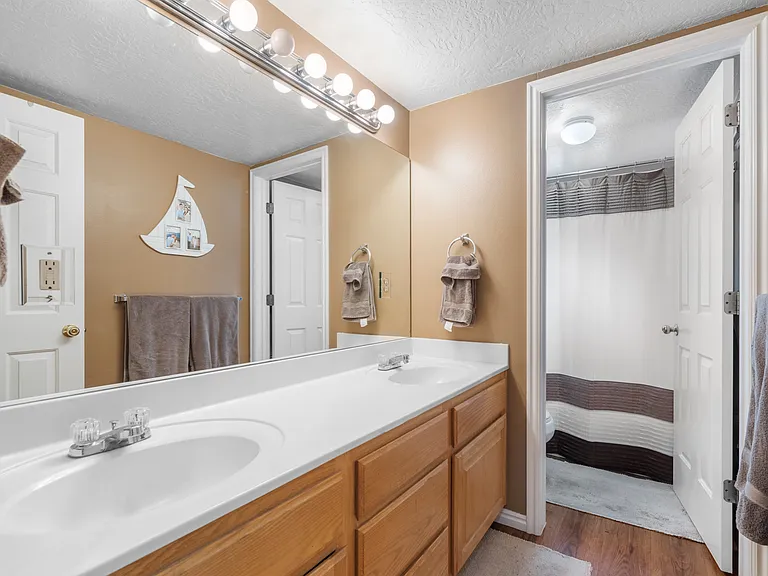 602 N 800 E #101 — Photo 8