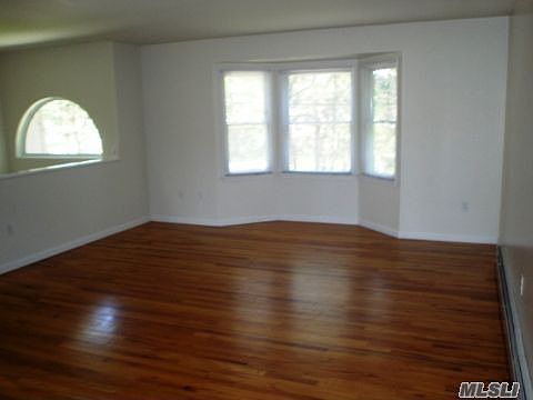 2nd image of 61 Merrick Rd