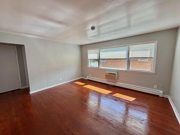 2nd image of 18440 Torrence Ave