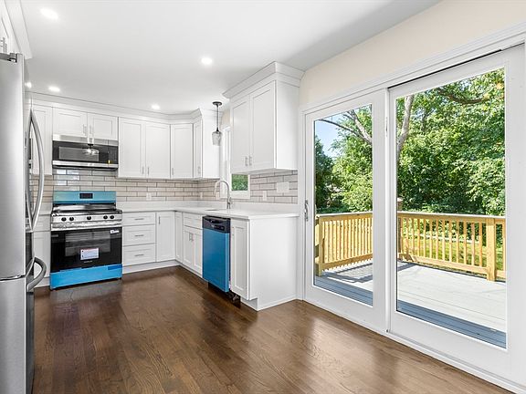 2nd image of 105 Birchwood Dr