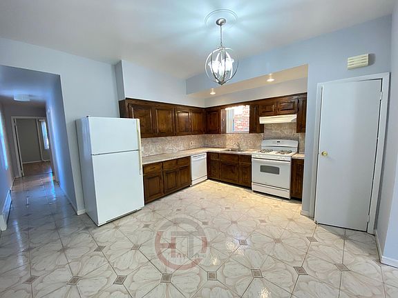 3rd image of 3187 Ampere Ave Floor 1