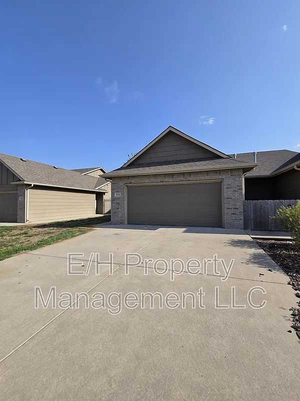 3 bed, 2.0 bath, 1075 sqft, $1,495 — Photo 2