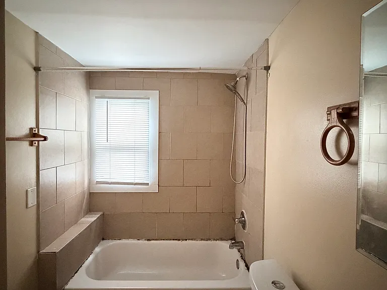 18 Townsend Ave — Photo 21