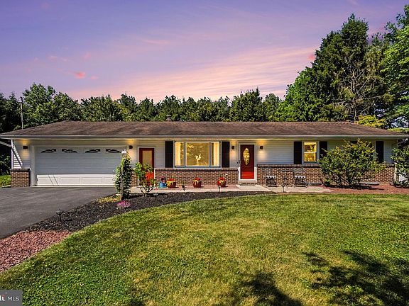2nd image of 24 Mountain View Rd
