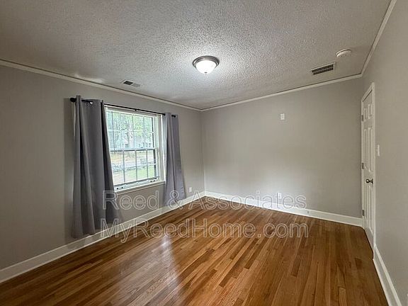 5th image of 743 Shotwell St #1