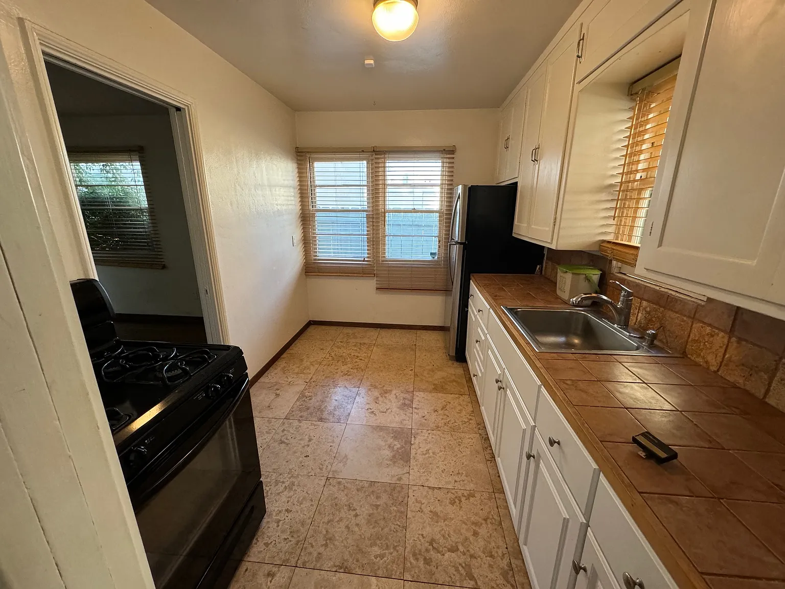 1 bed, 650 sqft, $2,500 — Photo 3