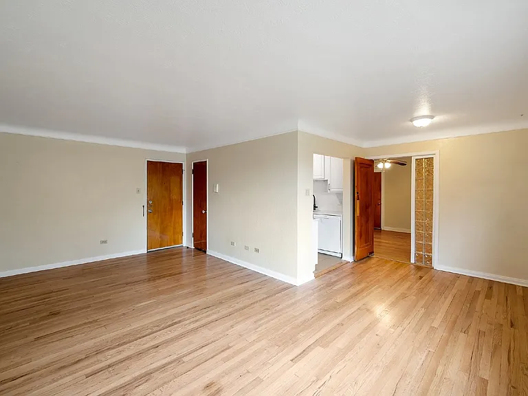 733 E 2nd Ave #104 — Photo 4