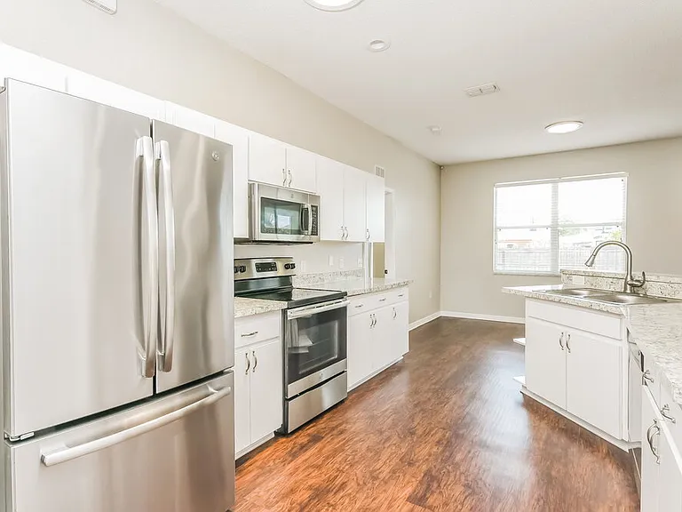 6033 Live Oak Dr — Photo 8
