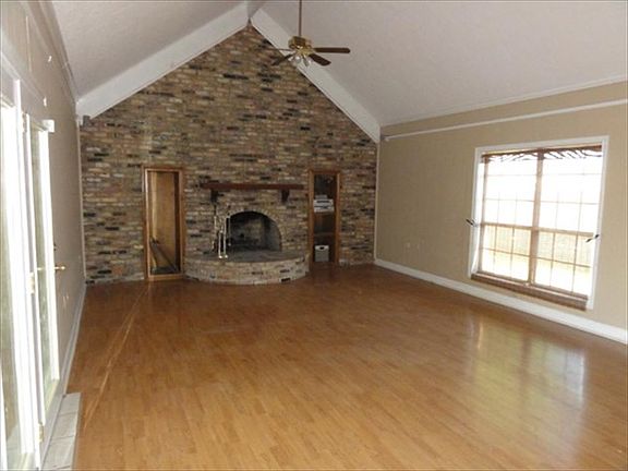 4th image of 1442 Saint Charles St