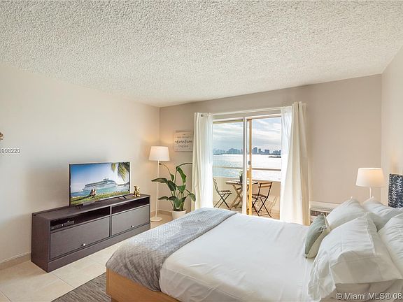 4th image of 7904 West Dr APT 1014