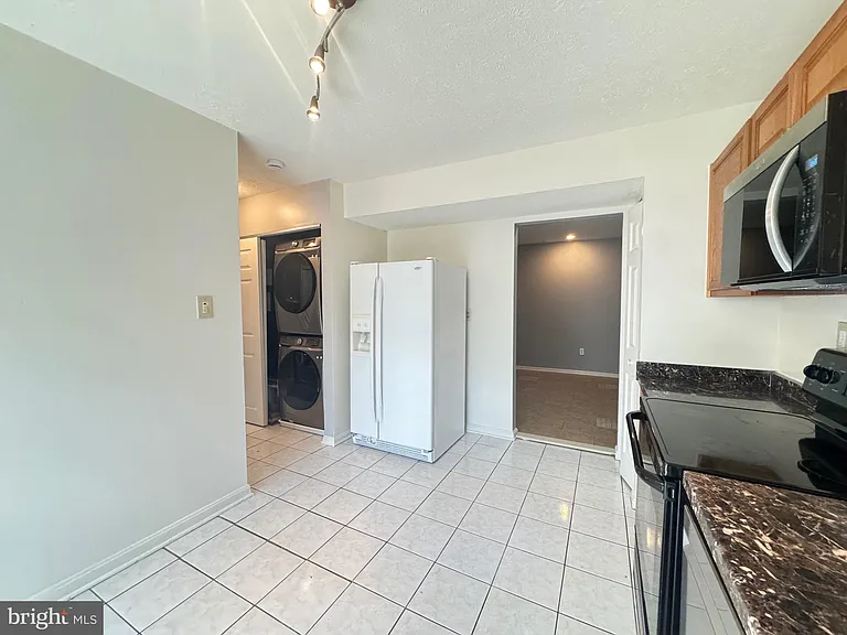 7233 Mill Creek Ct — Photo 10