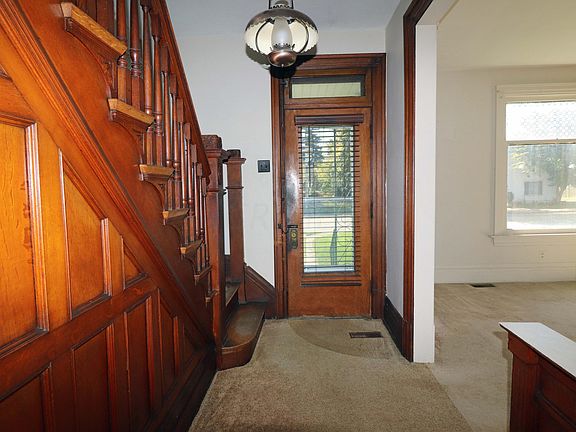 4th image of 356 W Main St