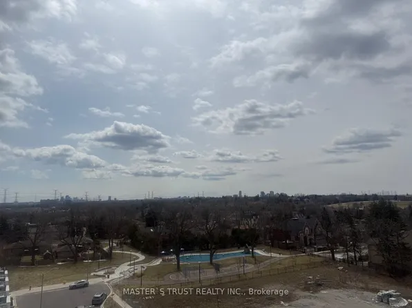 8888 Yonge St #610, Richmond Hill, ON L4C 5V6