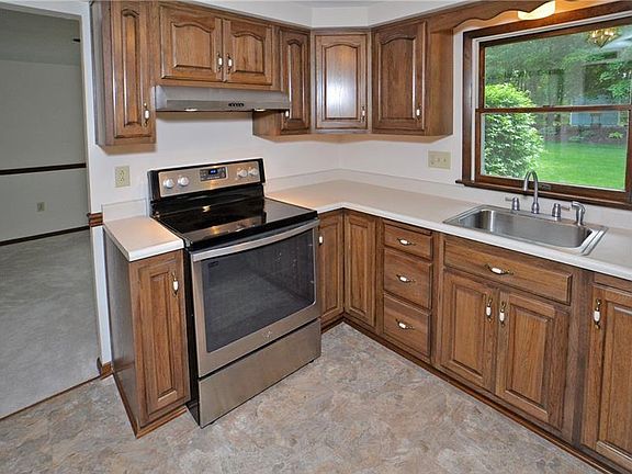 2nd image of 3900 Murry Highlands Cir