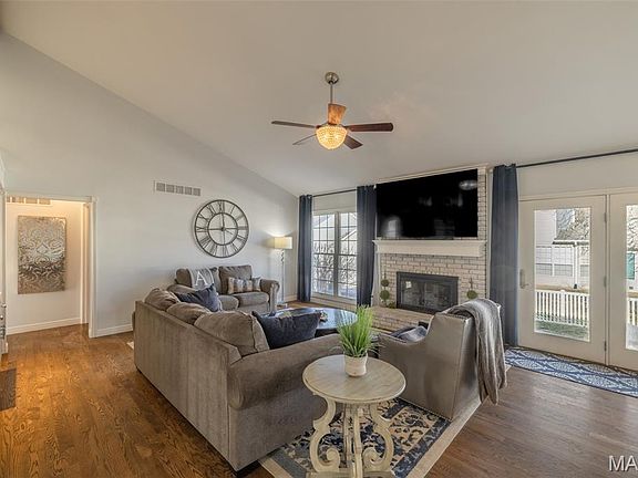4th image of 323 Wildberry Ln