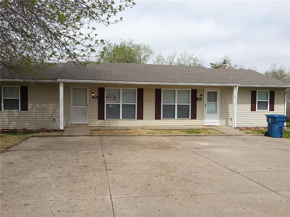 1st image of 18861-18863 E Wigwam Dr