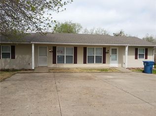 18861-18863 E Wigwam Dr, Independence, MO 64056
