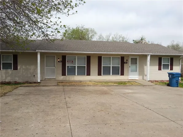 18861-18863 E Wigwam Dr, Independence, MO 64056