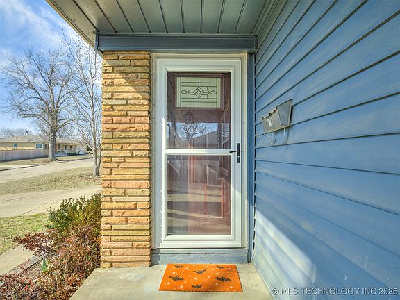 4th image of 4619 E 24th Pl