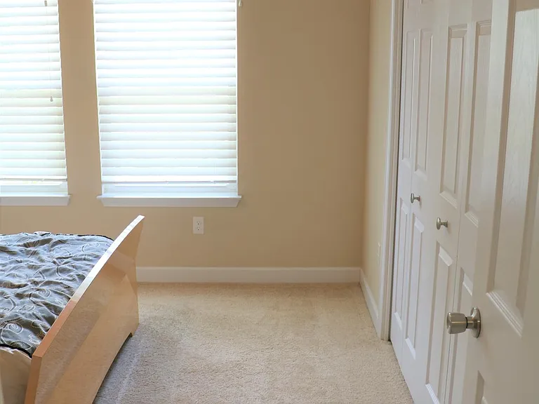 210 Michael Ave — Photo 3