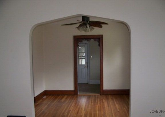 5th image of 308 Berry St