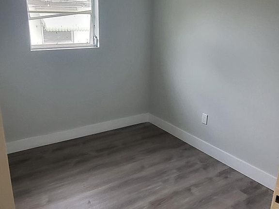 3rd image of 2221 NW 59th St #1