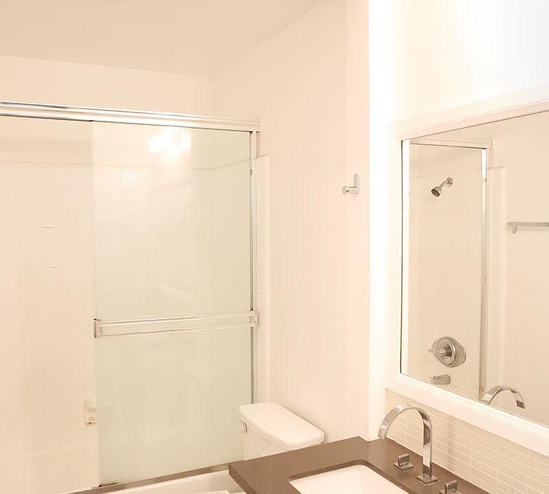1st image of 1601 N Poinsettia Pl APT 109