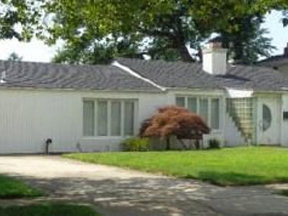 3rd image of 45 Beverly Pl