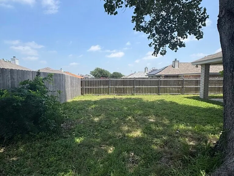 4301 Capri Dr — Photo 40