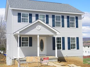 804 E H St, Brunswick, MD 21716