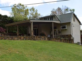 37 Flat Top Lake Rd, Ghent, WV 25843