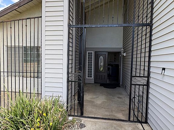2nd image of 3405 Cedar Canyon St